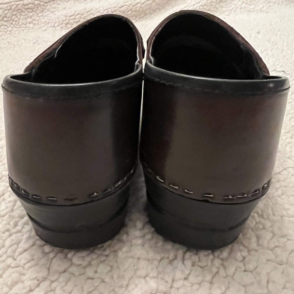 Sanita Cori brown leather clog w strap - Picture 12 of 16